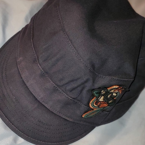 Woman's M/L Angry Hornet Cap - Picture 3 of 6